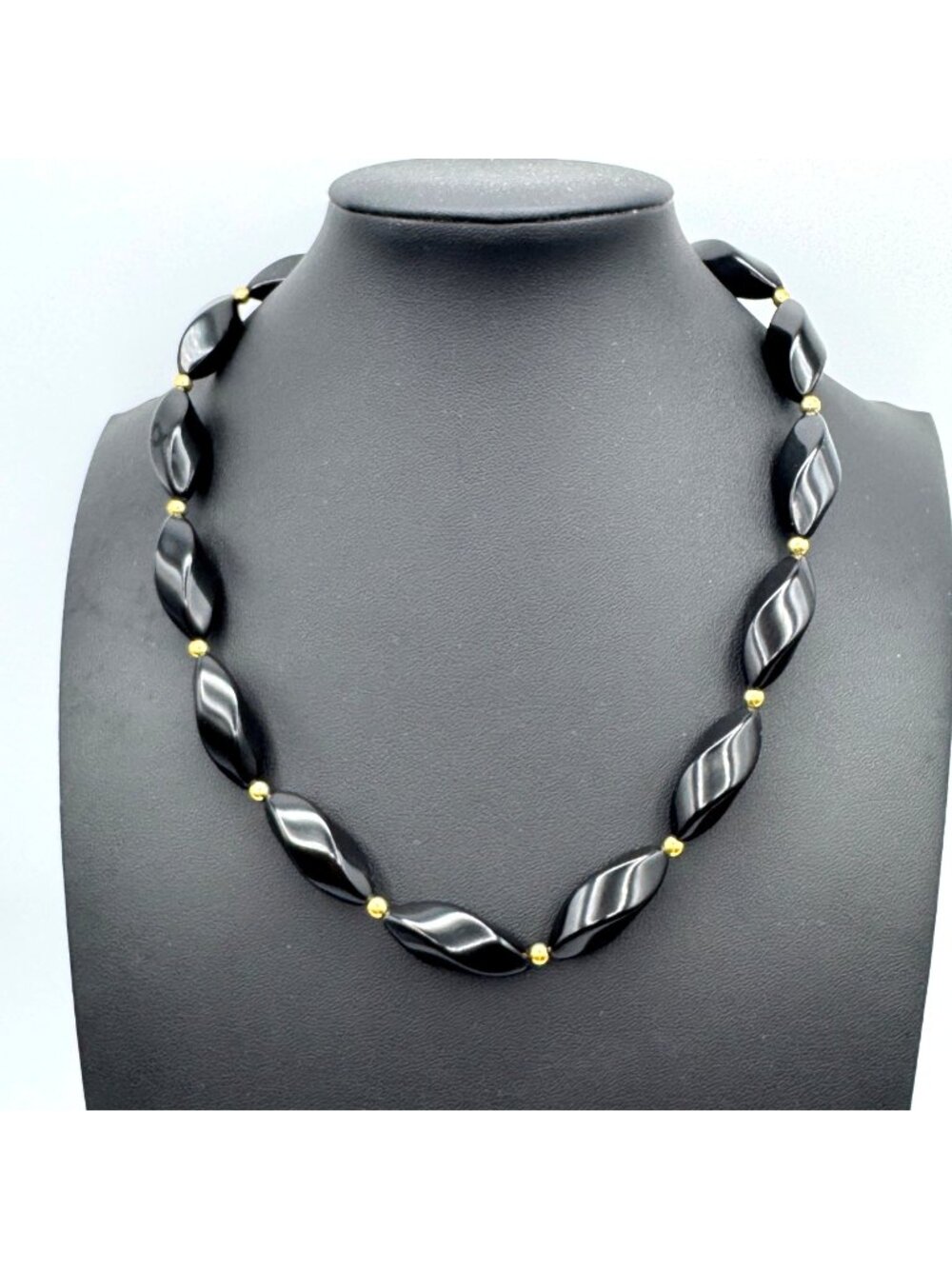 Napier Vintage Beaded Twist Necklace Black & Gold Acrylic Beads 18 Inch Classic